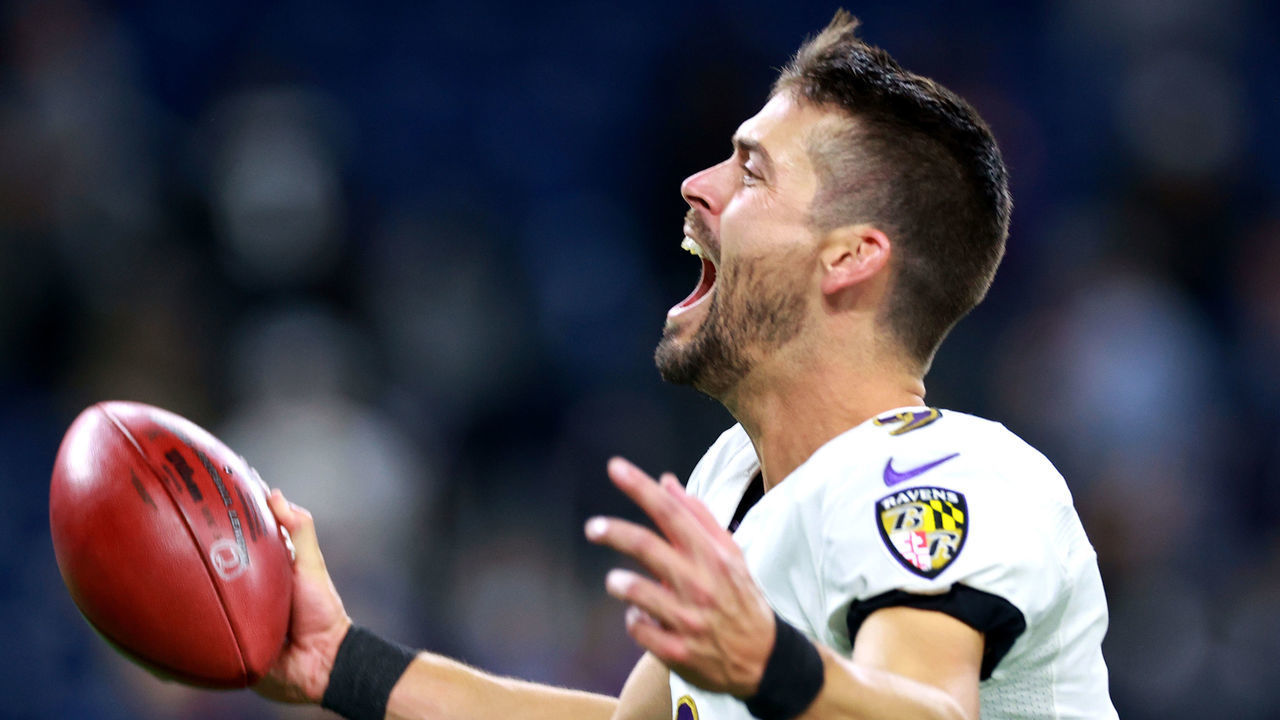 DETROIT, MICHIGAN - SEPTEMBER 26: Justin Tucker #9 of the Baltimore Ravens celebrates the winning field goal at the end of the game against the Detroit Lions at Ford Field on September 26, 2021 in Detroit, Michigan.