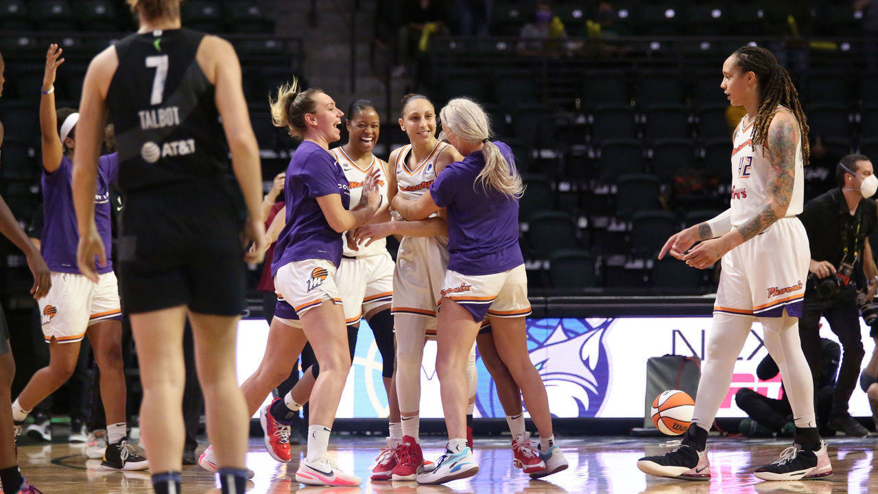 EVERETT, WA - SEPTEMBER 26: The Phoenix Mercury celebrate winning the game against the Seattle Storm during the 2021 WNBA Playoffs on September 26, 2021 at the Angel of the Winds Arena, in Everett, Washington. Mandatory Copyright Notice: Copyright 2019 NBAE