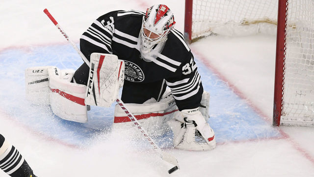 CHICAGO, IL - APRIL 27: Chicago Blackhawks goaltender Kevin Lankinen (32) blocks a shot in action during a game between the Chicago Blackhawks and the Tampa Bay Lightning on April 27, 2021 at the United Center in Chicago, IL.