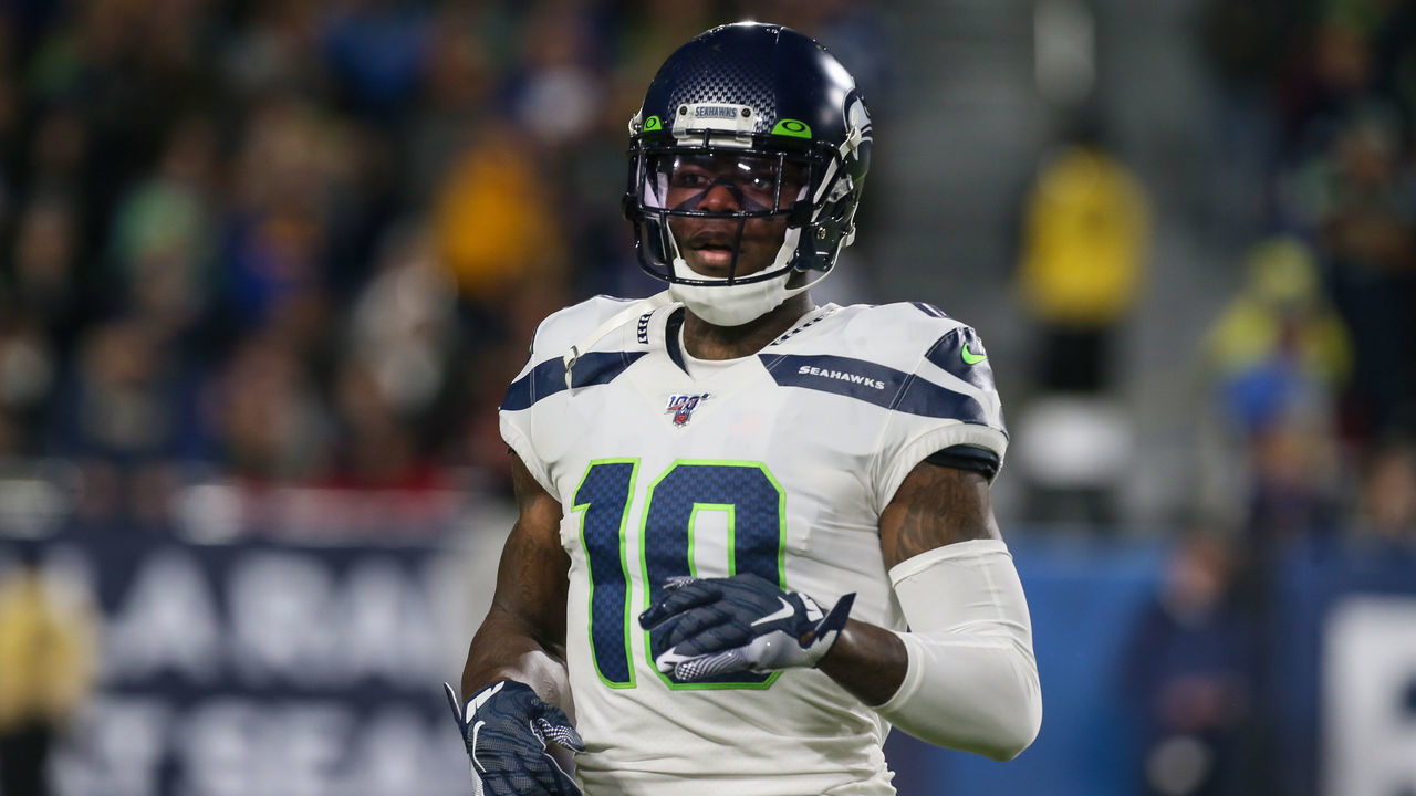 LOS ANGELES, CA - DECEMBER 08:Seattle Seahawks wide receiver Josh Gordon (10) during the NFL game between the Seattle Seahawks and the Los Angeles Rams on December 08, 2019, at the Los Angeles Memorial Coliseum in Los Angeles, CA.