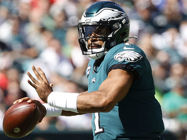 Committment to run has helped Eagles, Jalen Hurts improve