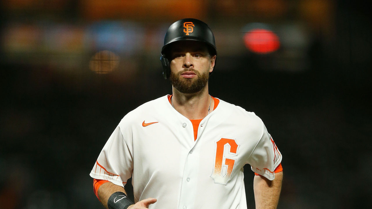 Giants' Brandon Belt placed on IL with fractured thumb, could be out 4 weeks