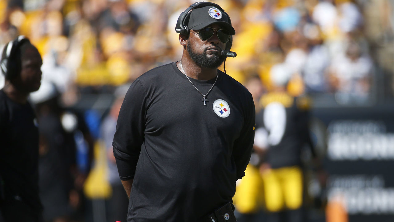 PITTSBURGH, PENNSYLVANIA - SEPTEMBER 19: Head coach Mike Tomlin of the Pittsburgh Steelers looks on from the side line during the game against the Las Vegas Raiders at Heinz Field on September 19, 2021 in Pittsburgh, Pennsylvania.