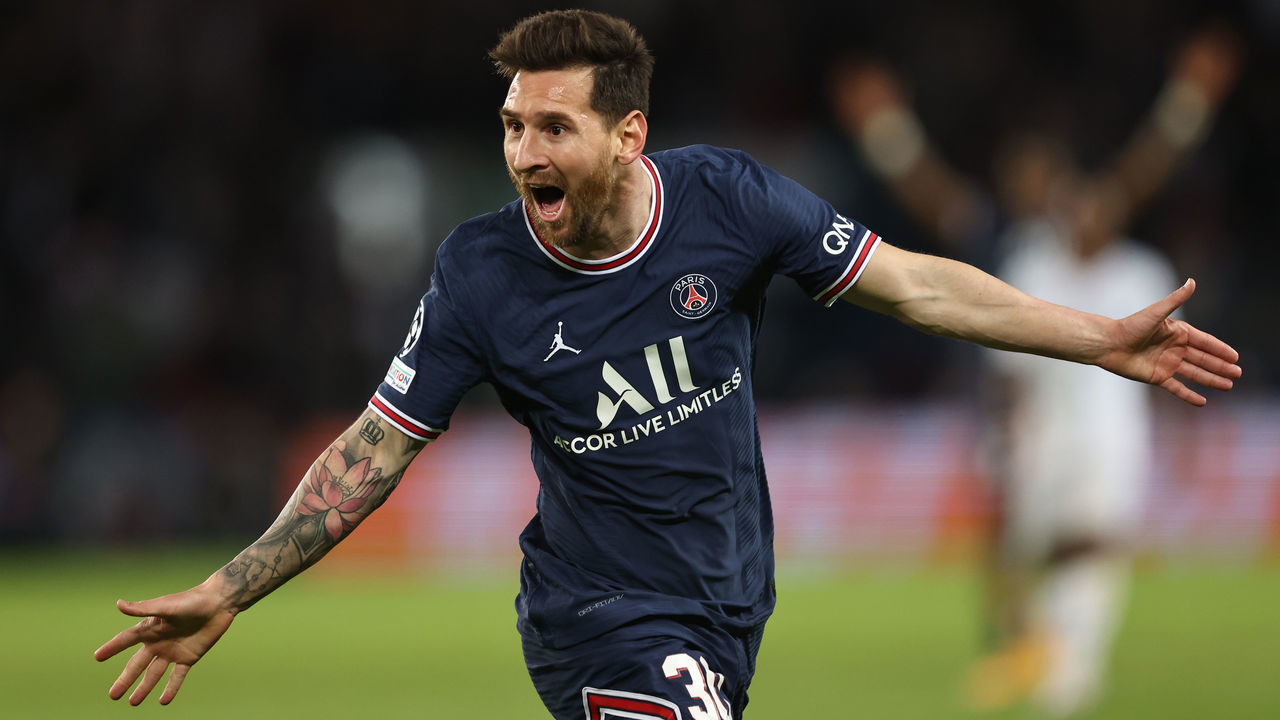 PARIS, FRANCE - SEPTEMBER 28: Lionel Messi of Paris Saint-Germain celebrates after scoring his team's second goal during the UEFA Champions League group A match between Paris Saint-Germain and Manchester City at Parc des Princes on September 28, 2021 in Paris, France.