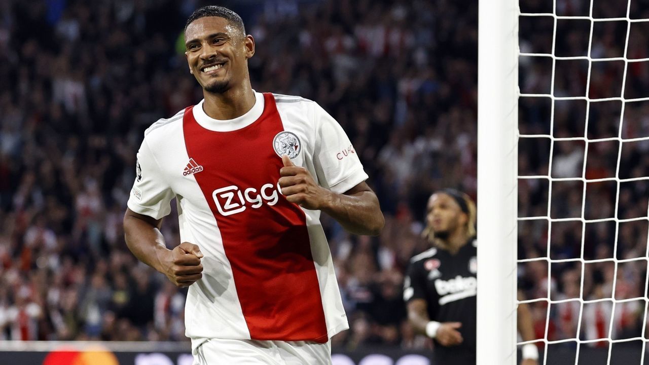 AMSTERDAM - Sebastien Haller of Ajax celebrates 2-0 during the UEFA Champions League match between Ajax Amsterdam and Besiktas at the Johan Cruijff ArenA on September 28, 2021 in Amsterdam, Netherlands. ANP MAURICE VAN STEEN