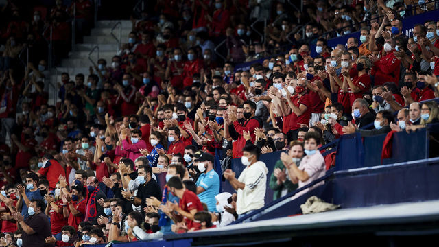 PAMPLONA, SPAIN - SEPTEMBER 23: Fans of CA Osasuna support their team during the La Liga Santander match between CA Osasuna and Real Betis at Estadio El Sadar on September 23, 2021 in Pamplona, Spain.