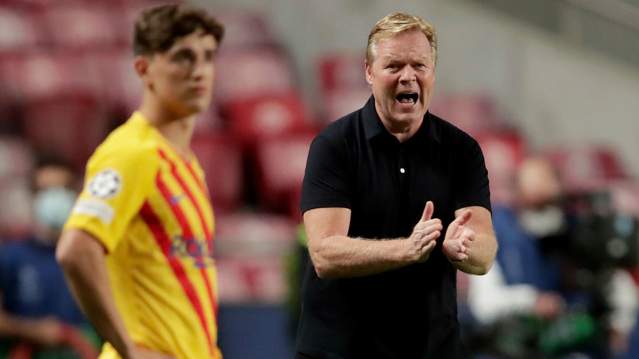 LISBON, PORTUGAL - SEPTEMBER 29: Coach Ronald Koeman of FC Barcelona during the UEFA Champions League match between Benfica v FC Barcelona at the Estadio da Luz on September 29, 2021 in Lisbon Portugal