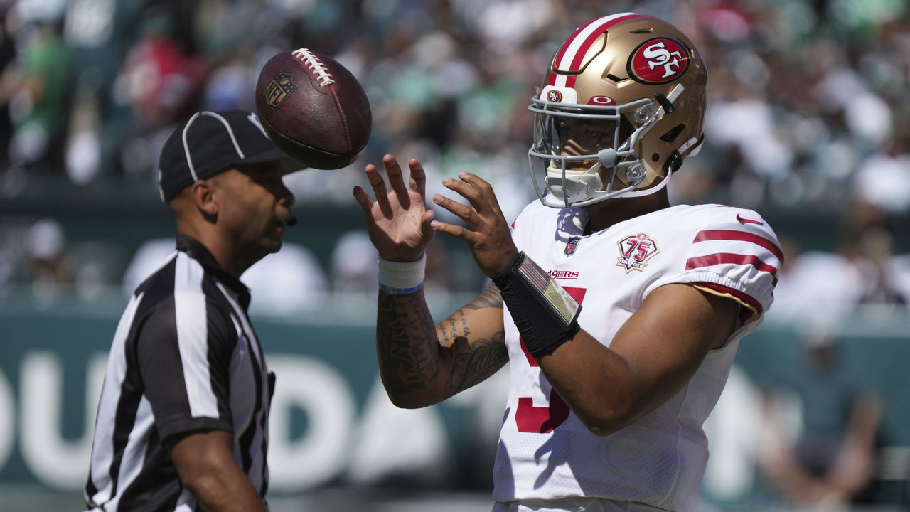 PHILADELPHIA, PA - SEPTEMBER 19: San Francisco 49ers Quarterback Trey Lance (5) warms up during the game between the Philadelphia Eagles and the San Fransisco 49ers on September 19, 2021 at Lincoln Financial Field in Philadelphia, PA.