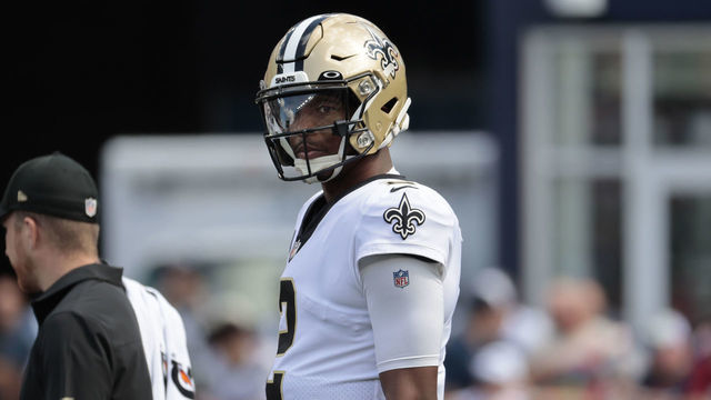 FOXBOROUGH, MA - SEPTEMBER 26: New Orleans Saints quarterback Jameis Winston (2) during a game between the New England Patriots and the New Orleans Saints on September 26, 2021 at Gillette Stadium in Foxborough, Massachusetts.