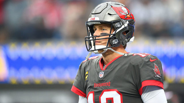 INGLEWOOD, CA - SEPTEMBER 26: Tampa Bay Buccaneers quarterback Tom Brady (12) looks on before the NFL game between the Tampa Bay Buccaneers and the Los Angeles Rams on September 26, 2021, at SoFi Stadium in Inglewood, CA.