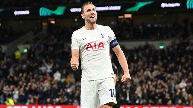 LONDON, ENGLAND - SEPTEMBER 30: Harry Kane of Tottenham Hotspur celebrates after scoring their sides fifth goal during the UEFA Europa Conference League group G match between Tottenham Hotspur and NS Mura at Tottenham Hotspur Stadium on September 30, 2021 in London, England.