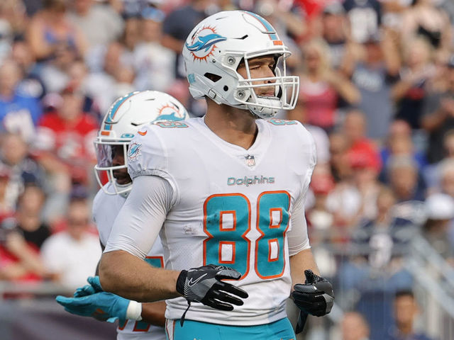 Miami Dolphins tight end Mike Gesicki (88) during the second half