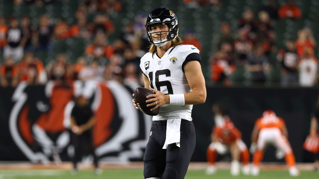 CINCINNATI, OHIO - SEPTEMBER 30: Trevor Lawrence #16 of the Jacksonville Jaguars warms up against the Cincinnati Bengals before an NFL football game at Paul Brown Stadium on September 30, 2021 in Cincinnati, Ohio.