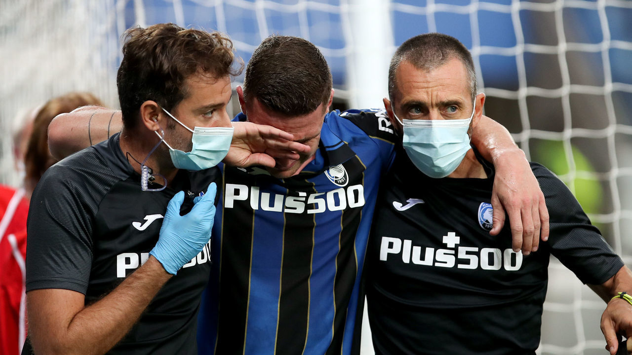 BERGAMO, ITALY - SEPTEMBER 29: Robin Gosens of Atalanta leaves the field during the UEFA Champions League football match between Atalanta and Young Boys at Gewiss Stadium on September 29, 2021 in Bergamo, Italy.