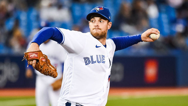 TORONTO, ON - OCTOBER 01: Toronto Blue Jays Pitcher Steven Matz (22) pitches the ball during the Baltimore Orioles versus the Toronto Blue Jays game on October 01, 2021, at Rogers Centre in Toronto, ON