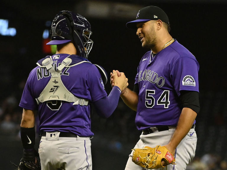 Ketel Marte's RBI single in the 11th sends Diamondbacks past