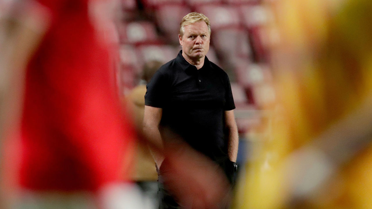 LISBON, PORTUGAL - SEPTEMBER 29: Coach Ronald Koeman of FC Barcelona during the UEFA Champions League match between Benfica v FC Barcelona at the Estadio da Luz on September 29, 2021 in Lisbon Portugal