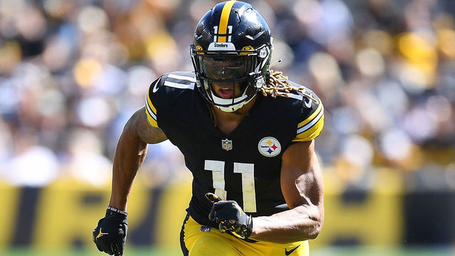 PITTSBURGH, PA - SEPTEMBER 26: Chase Claypool #11 of the Pittsburgh Steelers in action during the game against the Cincinnati Bengals at Heinz Field on September 26, 2021 in Pittsburgh, Pennsylvania.