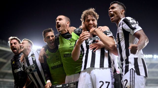 Juventus Italian midfielder Manuel Locatelli celebrates his goal during the Serie A football match Torino vs Juventus at the Grande Torino Stadium in Turin on October 2, 2021.
