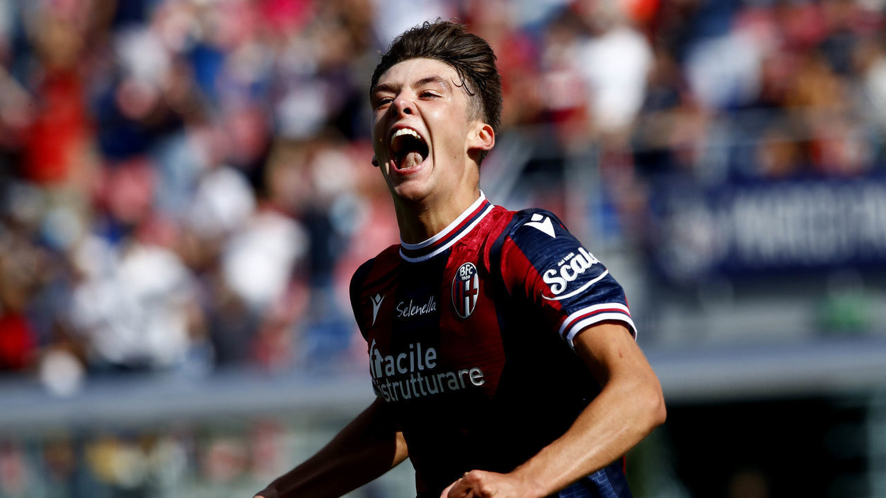 BOLOGNA, ITALY - OCTOBER 03: (BILD OUT) Aaron Hickey of Bologna Fc celebrates after scoring his team's third goal during the Serie A match between Bologna FC v SS Lazio at Stadio Renato Dall'Ara on October 3, 2021 in Bologna, Italy.