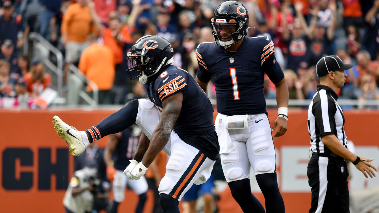 Fields, Bears bounce back to beat winless Lions 24-14