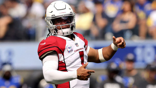 INGLEWOOD, CALIFORNIA - OCTOBER 03: Kyler Murray #1 of the Arizona Cardinals calls a play during the second quarter in the game against the Los Angeles Rams at SoFi Stadium on October 03, 2021 in Inglewood, California.