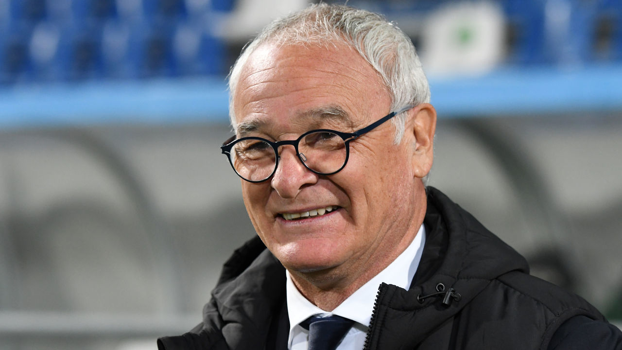 REGGIO NELL'EMILIA, ITALY - APRIL 24: Claudio Ranieri, Head Coach of U.C. Sampdoria looks on prior to the Serie A match between US Sassuolo and UC Sampdoria at Mapei Stadium - Città del Tricolore on April 24, 2021 in Reggio nell'Emilia, Italy. Sporting stadiums around Italy remain under strict restrictions due to the Coronavirus Pandemic as Government social distancing laws prohibit fans inside venues resulting in games being played behind closed doors.