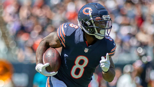 CHICAGO, IL - AUGUST 14: Chicago Bears running back Damien Williams (8) runs with the football during a preseason game between the Chicago Bears and the Miami Dolphins on August 14, 2021 at Soldier Field in Chicago, IL.