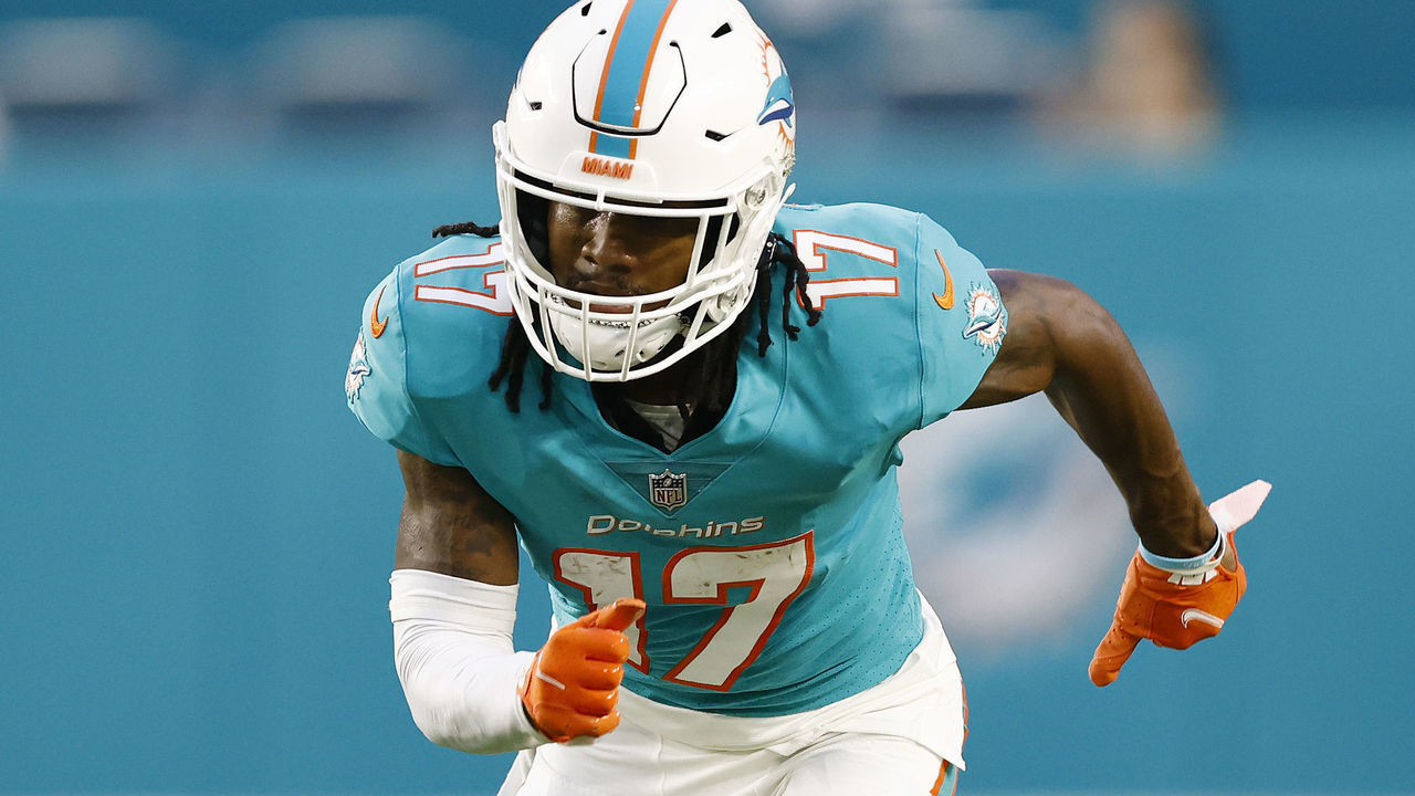 MIAMI GARDENS, FLORIDA - AUGUST 21: Jaylen Waddle #17 of the Miami Dolphins in action during a preseason game against the Atlanta Falcons at Hard Rock Stadium on August 21, 2021 in Miami Gardens, Florida.