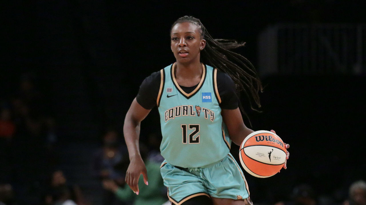BROOKLYN, NY - SEPTEMBER 17: Michaela Onyenwere #12 of the New York Liberty dribbles the ball during the game against the Washington Mystics on September 17, 2021 at Barclays Center in Brooklyn, New York. Mandatory Copyright Notice: Copyright 2021 NBAE