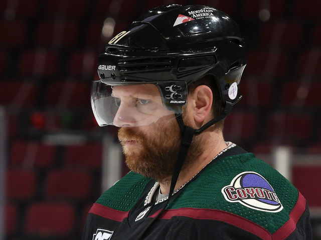GLENDALE, ARIZONA - JANUARY 22: Phil Kessel #81 of the Arizona Coyotes prepares for a game against the Vegas Golden Knights at Gila River Arena on January 22, 2021 in Glendale, Arizona.