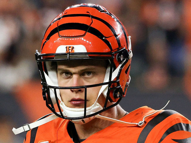 Joe Burrow hospitalized with possible throat contusion after