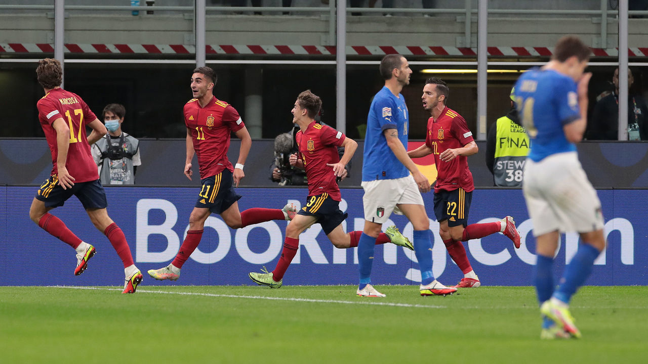 MILAN, ITALY - OCTOBER 06: Ferran Torres of Spain celebrates after scoring their side's first goal during the UEFA Nations League 2021 Semi-final match between Italy and Spain at San Siro Stadium on October 06, 2021 in Milan, Italy.