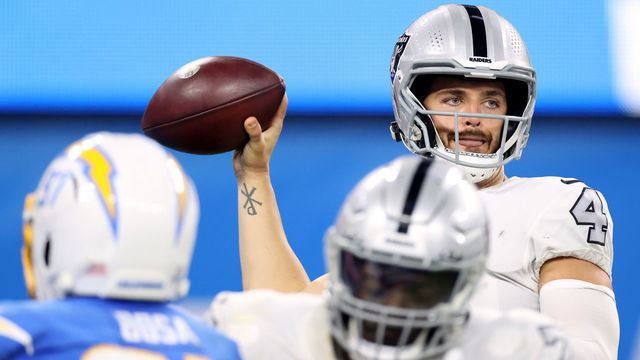 INGLEWOOD, CALIFORNIA - OCTOBER 04: Derek Carr #4 of the Las Vegas Raiders passes during a 28-14 loss to the Los Angeles Chargers at SoFi Stadium on October 04, 2021 in Inglewood, California.