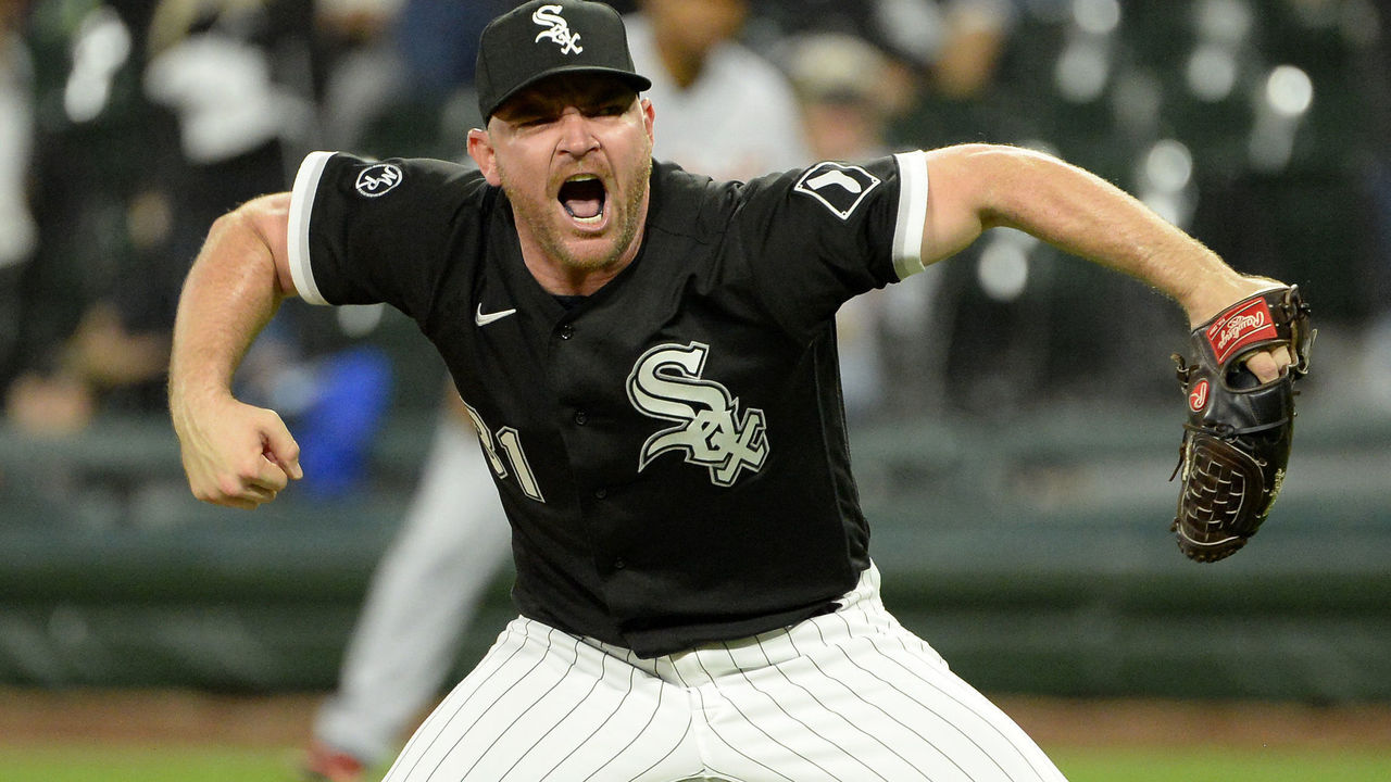 Chicago White Sox ask fans to wear black for postseason games