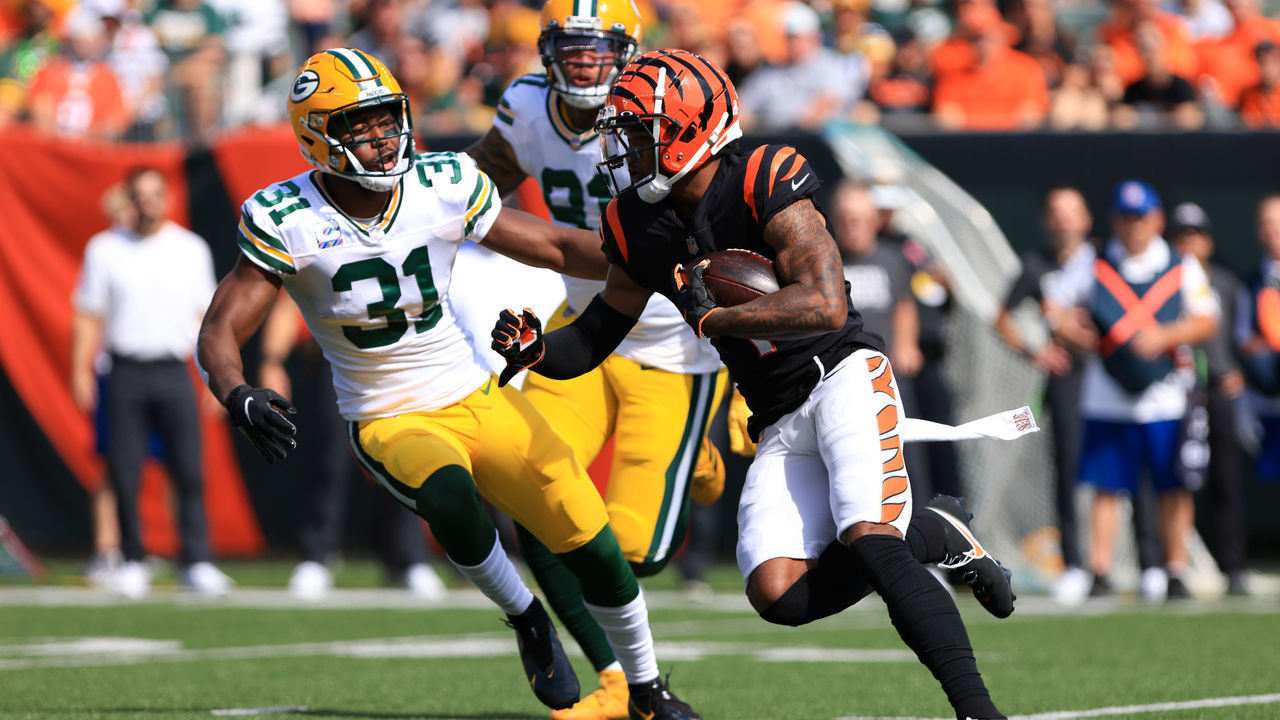 CINCINNATI, OH - OCTOBER 10: Cincinnati Bengals wide receiver Ja'Marr Chase (1) carries the ball during the game against the Green Bay Packers and the Cincinnati Bengals on October 10, 2021, at Paul Brown Stadium in Cincinnati, OH.