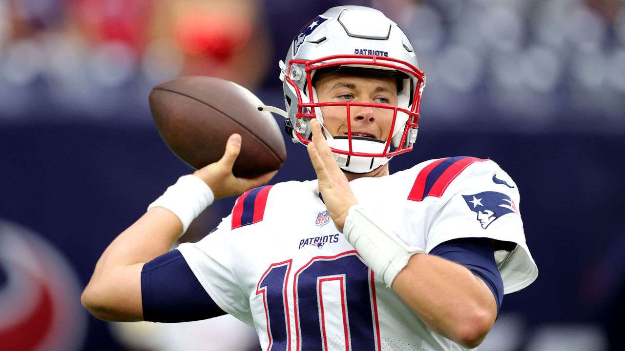 Patriots use late field goal to get 25-22 win over Texans