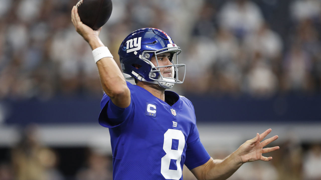 ARLINGTON, TEXAS - OCTOBER 10: Daniel Jones #8 of the New York Giants throws the ball during the first half against the Dallas Cowboys at AT&T Stadium on October 10, 2021 in Arlington, Texas.
