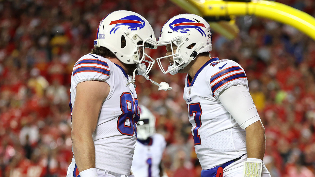 KANSAS CITY, MISSOURI - OCTOBER 10: Dawson Knox #88 of the Buffalo Bills congrautlates Josh Allen #17 of the Buffalo Bills after a touchdown during the first half of a game against the Kansas City Chiefs at Arrowhead Stadium on October 10, 2021 in Kansas City, Missouri.