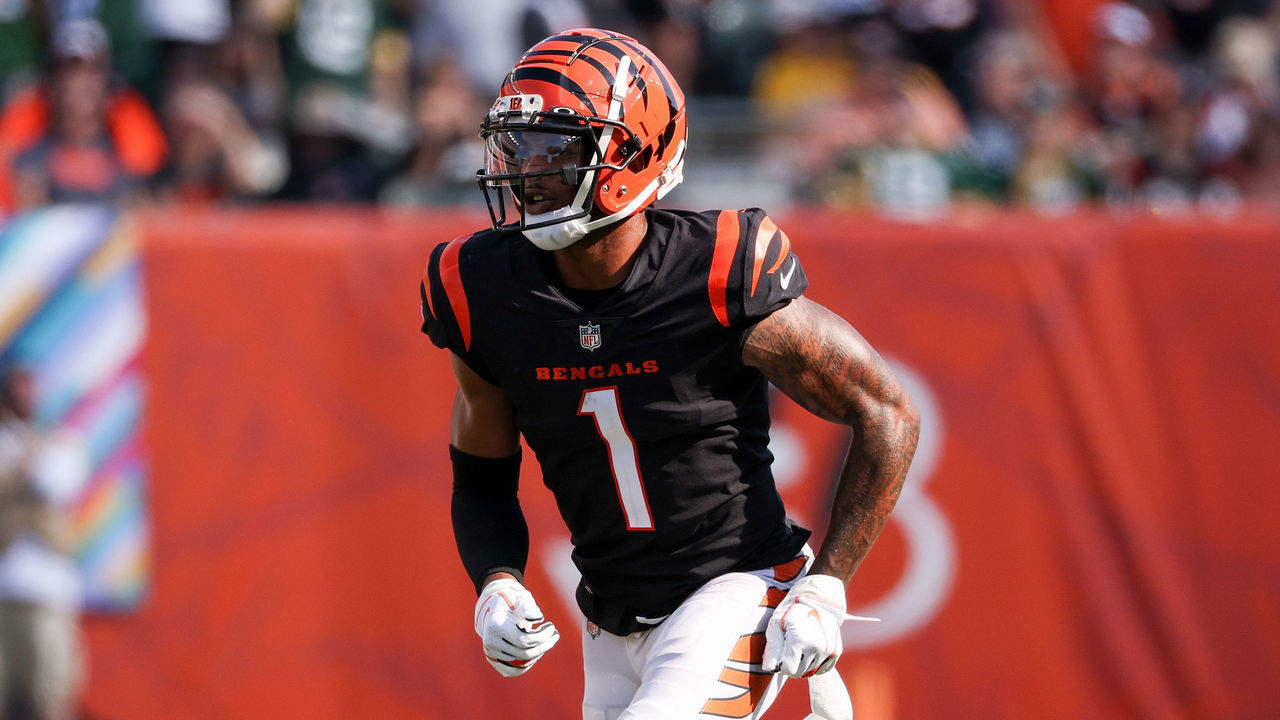 CINCINNATI, OHIO - OCTOBER 10: Ja'Marr Chase #1 of the Cincinnati Bengals in action in the fourth quarter against the Green Bay Packers at Paul Brown Stadium on October 10, 2021 in Cincinnati, Ohio.