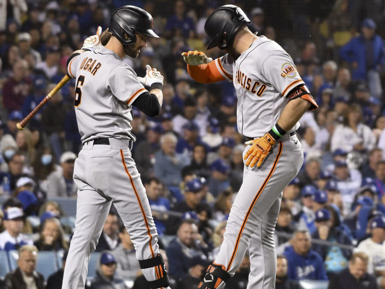 Dodgers lose one to remember on Buster Posey's walk-off homer, 2-1