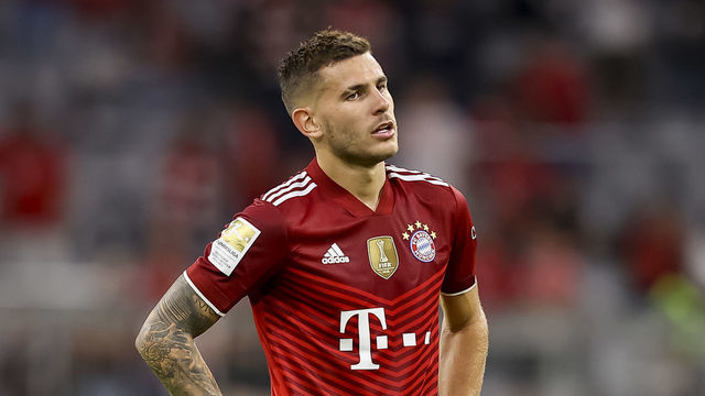 MUNICH, GERMANY - OCTOBER 03: (BILD OUT) Lucas Hernandez of Bayern Muenchen looks dejected during the Bundesliga match between FC Bayern Muenchen and Eintracht Frankfurt at Allianz Arena on October 3, 2021 in Munich, Germany.