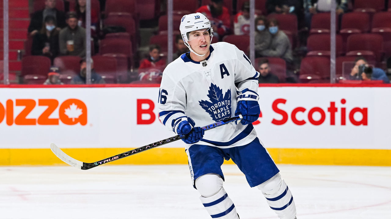 MONTREAL, QC - SEPTEMBER 27: Toronto Maple Leafs Forward Mitch Marner (16) tracks the play during the Toronto Maple Leafs versus the Montreal Canadiens preseason game on September 27, 2021, at Bell Centre in Montreal, QC