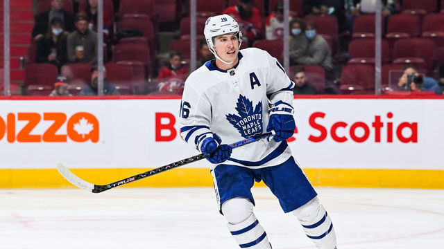 MONTREAL, QC - SEPTEMBER 27: Toronto Maple Leafs Forward Mitch Marner (16) tracks the play during the Toronto Maple Leafs versus the Montreal Canadiens preseason game on September 27, 2021, at Bell Centre in Montreal, QC