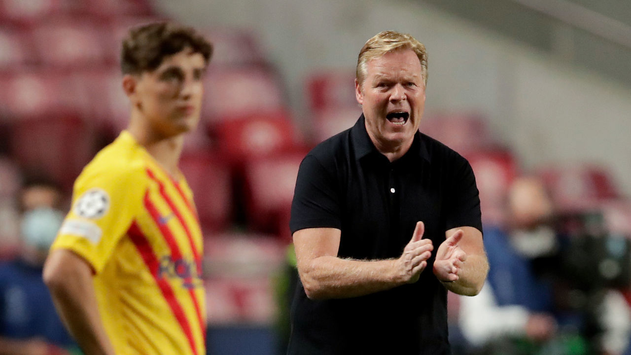 LISBON, PORTUGAL - SEPTEMBER 29: Coach Ronald Koeman of FC Barcelona during the UEFA Champions League match between Benfica v FC Barcelona at the Estadio da Luz on September 29, 2021 in Lisbon Portugal