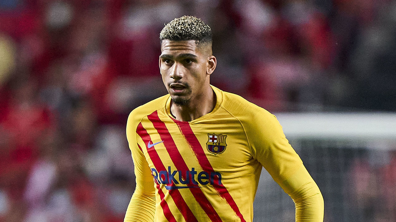 LISBON, PORTUGAL - SEPTEMBER 29: Ronald Araujo of FC Barcelona in action during the UEFA Champions League group E match between SL Benfica and FC Barcelona at Estadio da Luz on September 29, 2021 in Lisbon, Portugal.