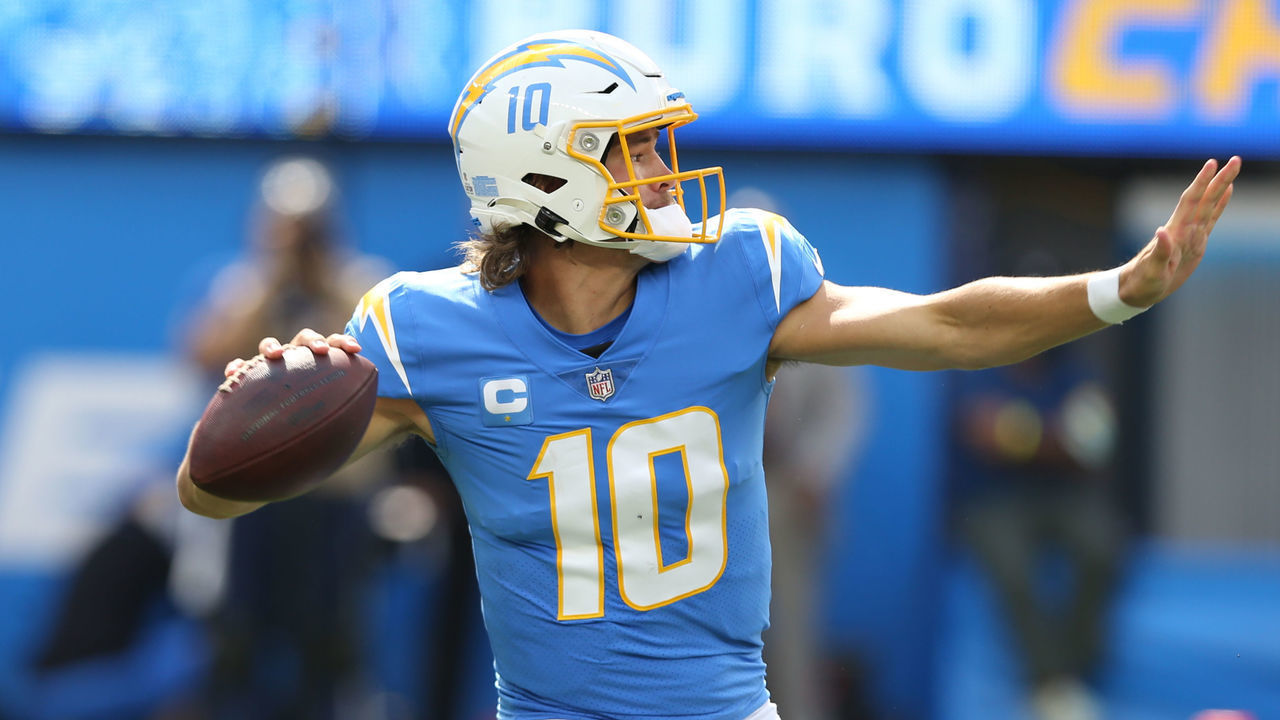 INGLEWOOD, CA - OCTOBER 10: Los Angeles Chargers quarterback Justin Herbert #10 back to pass during the Cleveland Browns versus the Los Angeles Chargers game on October 10, 2021, at SoFi Stadium in Inglewood, CA.