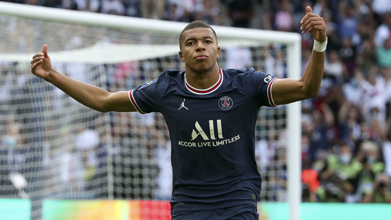 PARIS, FRANCE - SEPTEMBER 11: Kylian Mbappe of PSG celebrates his goal during the Ligue 1 Uber Eats match between Paris Saint-Germain (PSG) and Clermont Foot 63 at Parc des Princes on September 11, 2021 in Paris, France.