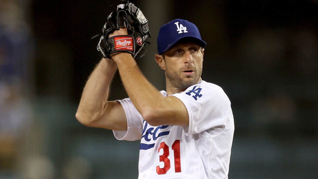LOS ANGELES, CALIFORNIA - OCTOBER 11:Max Scherzer #31 of the Los Angeles Dodgers pitches during the first inning against the San Francisco Giants in game 3 of the National League Division Series at Dodger Stadium on October 11, 2021 in Los Angeles, California.