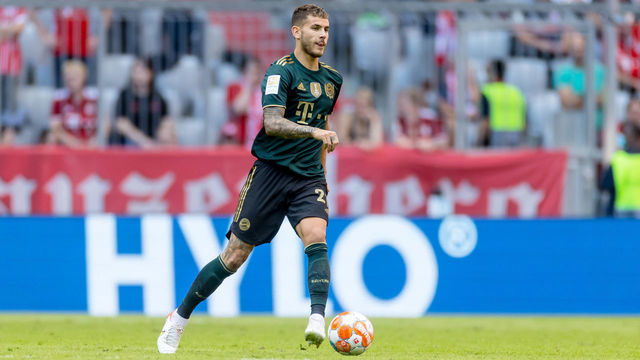 MUNICH, GERMANY - SEPTEMBER 18: (BILD OUT) Lucas Hernandez of Bayern Muenchen controls the ball during the Bundesliga match between FC Bayern Muenchen and VfL Bochum at Allianz Arena on September 18, 2021 in Munich, Germany.